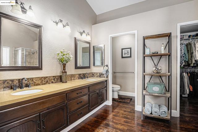2167 Saint Andrews Ct, Discovery Bay CA: https://media.crmls.org/mediaz/cd24bcb8-6ff4-4da7-b53e-582384b9a5d7.jpg