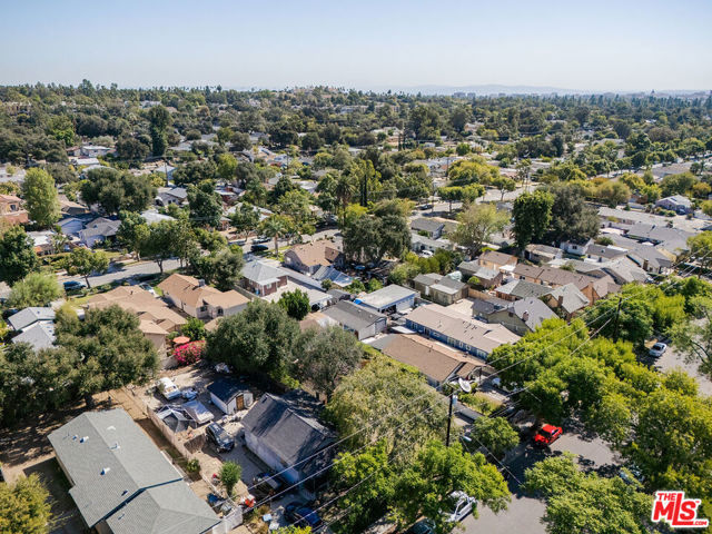 1900 Mentone Avenue photo 41