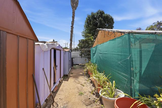 Image 23 of 31 For 1451 Harbison