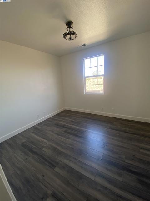 2732 Breaker Ln, Hayward CA: https://media.crmls.org/mediaz/cd260c76-0b6b-445b-b738-7655aaa095dd.jpg