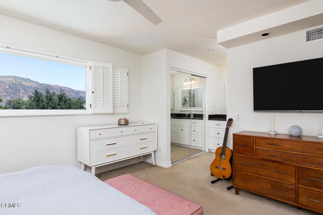 18845 Braemore Road, Porter Ranch CA: https://media.crmls.org/mediaz/cd272f3d-52ac-4b83-a2cd-bc75150a282f.jpg