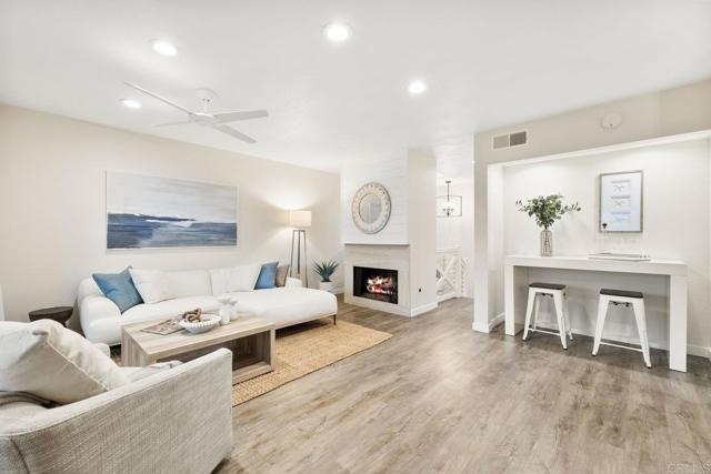 12859 Caminito del Canto, Del Mar CA: https://media.crmls.org/mediaz/cd279063-0f6c-4959-acc7-2bccc9016ac0.jpg
