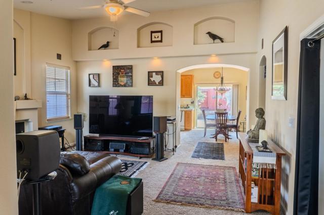 223 Apple Avenue, Greenfield CA: https://media.crmls.org/mediaz/cd28963b-b551-49ee-a1ca-8fc16af41a84.jpg