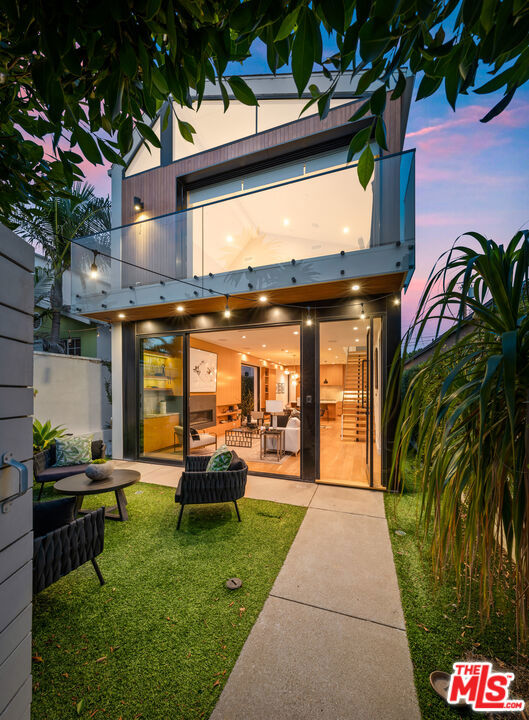 722 MARINE Street photo 3