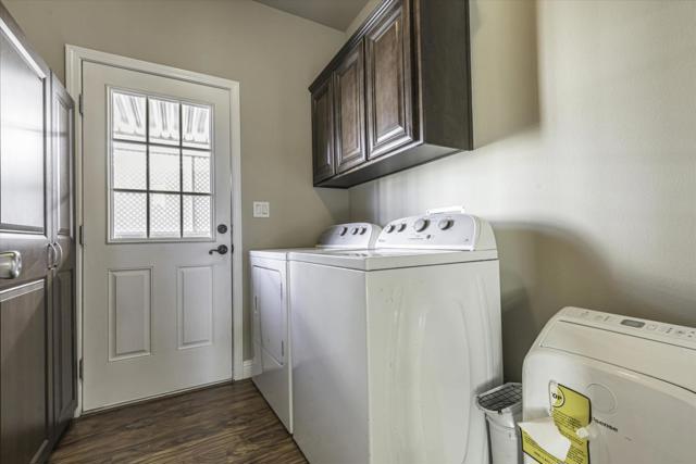 3660 Walnut Boulevard, Brentwood CA: https://media.crmls.org/mediaz/cd28ffb6-46de-4b22-9dbf-6382720b7cc4.jpg