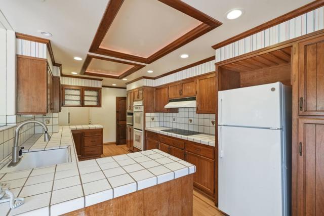 730 Hillsborough Boulevard, Hillsborough CA: https://media.crmls.org/mediaz/cd29b371-6fb0-40b9-ae09-d991fbedf0cc.jpg