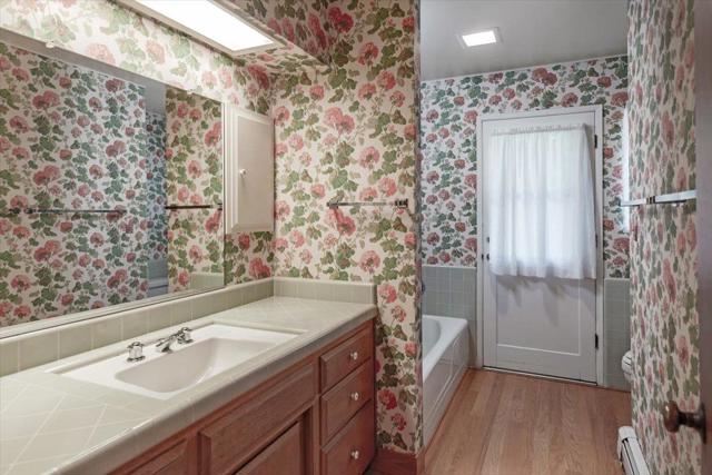 60 View Street, Los Altos CA: https://media.crmls.org/mediaz/cd29d83b-583f-40cc-91fa-efd64d759fd4.jpg