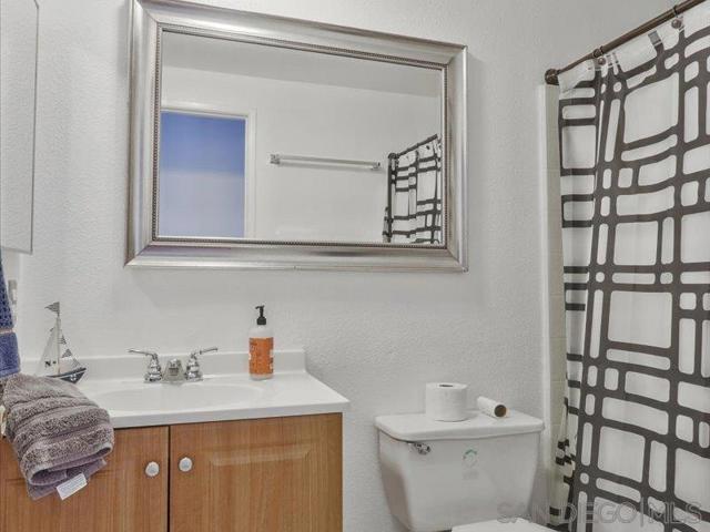 1277 Glencoe Dr, San Diego CA: https://media.crmls.org/mediaz/cd2a6c60-9684-449a-92db-1e98a3b6548b.jpg