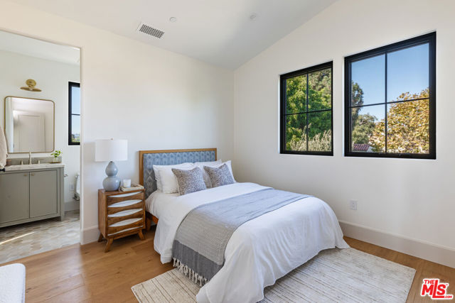 3745 May Street, Los Angeles CA: https://media.crmls.org/mediaz/cd2b4458-3736-4470-9069-eebbee8e065c.jpg