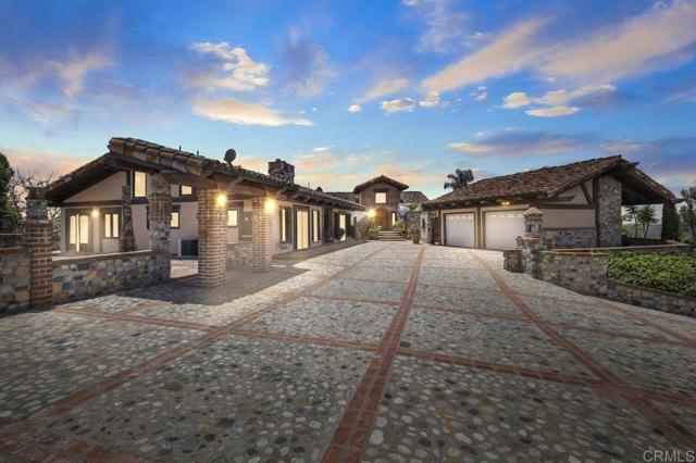 Detail Gallery Image 1 of 1 For 28724 Sandhurst Way, Escondido,  CA 92026 - 4 Beds | 5 Baths