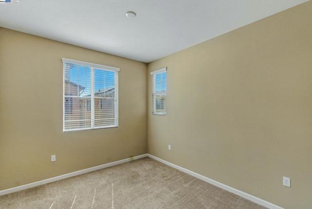 841 Fan Palm Ln, Brentwood CA: https://media.crmls.org/mediaz/cd2c0181-d61b-4b0e-9ec0-5b93302e1de8.jpg