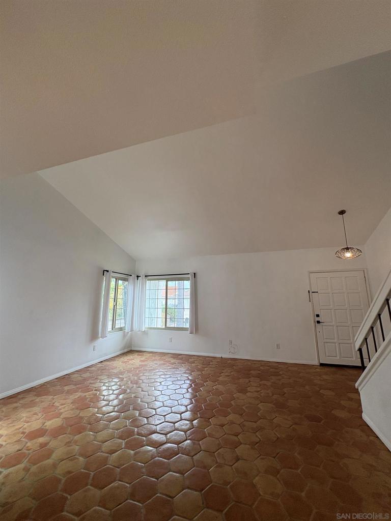 2735 Waterbury Way - photo 4