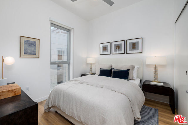 3223 Wilshire Boulevard, Santa Monica CA: https://media.crmls.org/mediaz/cd2ce3dc-de57-4e24-8d78-7fa3f92ed4ac.jpg