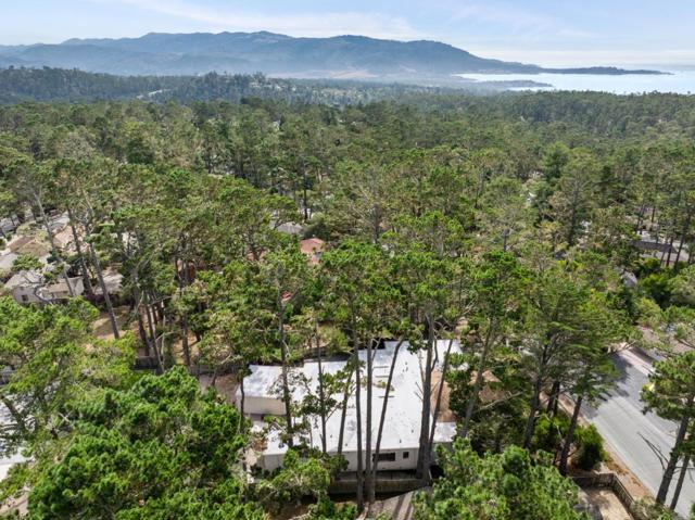 4083 Sunset Lane, Pebble Beach CA: https://media.crmls.org/mediaz/cd2d0bd6-2611-4909-b6c7-4e1dba421787.jpg