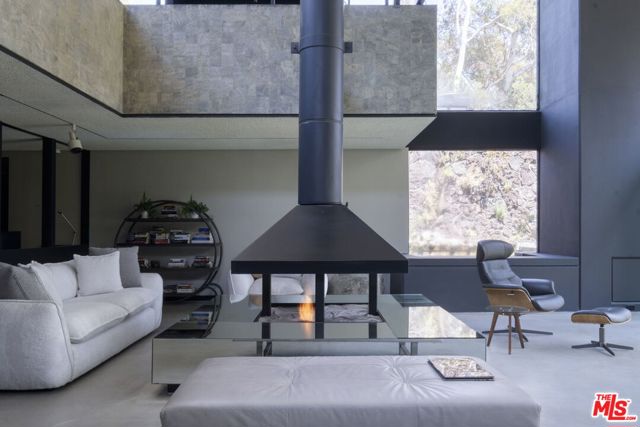 1100 Paso Alto Drive, Pasadena CA: https://media.crmls.org/mediaz/cd2d1fb1-d01f-4ca1-a845-900a17ace404.jpg