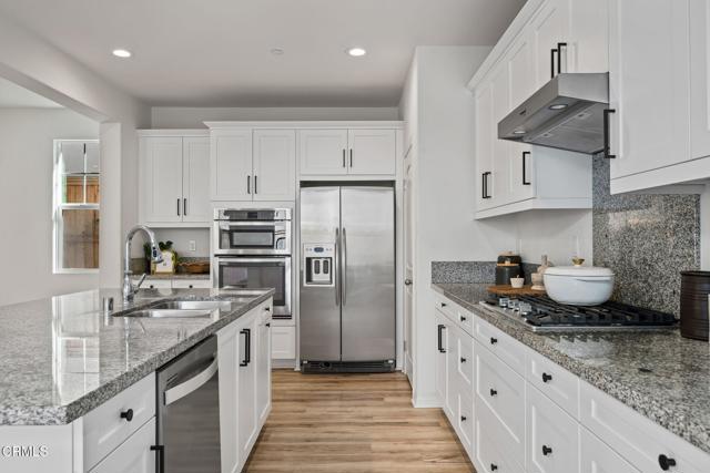 Detail Gallery Image 12 of 37 For 580 Alabama St, Ventura,  CA 93001 - 4 Beds | 3 Baths