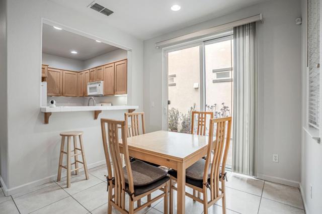 1658 Glenmore Drive, Fairfield CA: https://media.crmls.org/mediaz/cd2da666-1f14-44dd-899d-77c2d8ebc737.jpg