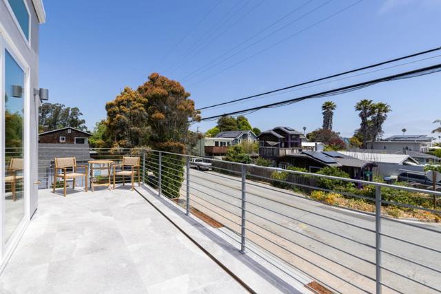 355 30th Avenue, Santa Cruz CA: https://media.crmls.org/mediaz/cd2dbbe0-2075-4304-80a7-e4e264aa4ad8.jpg