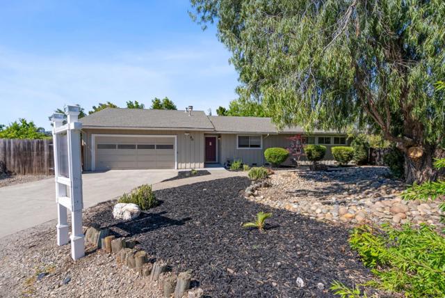 50 Florence Court, Hollister CA: https://media.crmls.org/mediaz/cd2ddd8a-8075-4f43-b17a-2e2043145d46.jpg