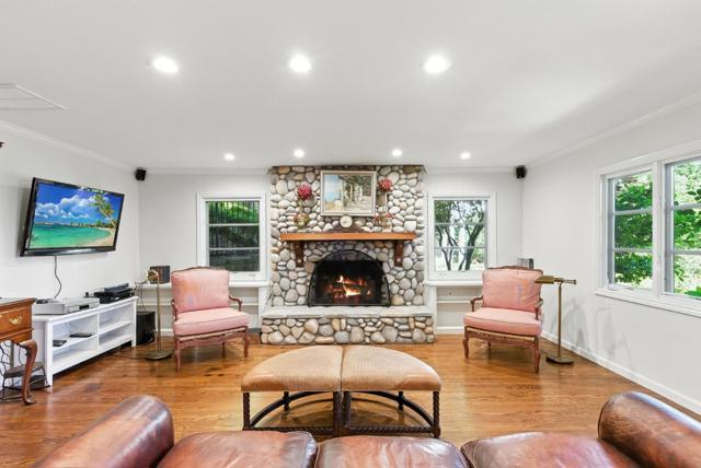 11510 Summit Wood Road, Los Altos Hills CA: https://media.crmls.org/mediaz/cd2e2f69-eff8-4075-971f-686aa4dbc0f4.jpg