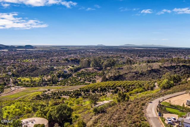 6860 Worth Way, Camarillo CA: https://media.crmls.org/mediaz/cd2ea6b5-2cad-49fa-a059-6d4a86b2dcbb.jpg