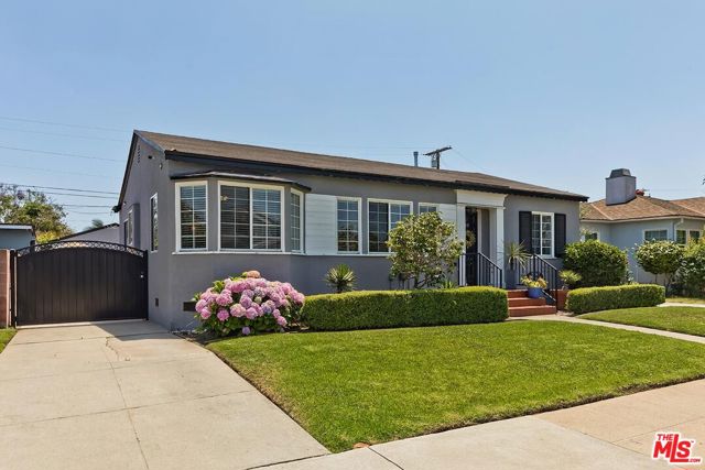 4844 W 94th Street, Inglewood CA: https://media.crmls.org/mediaz/cd2f7465-a824-4704-9d43-4e3f6d60f9e4.jpg