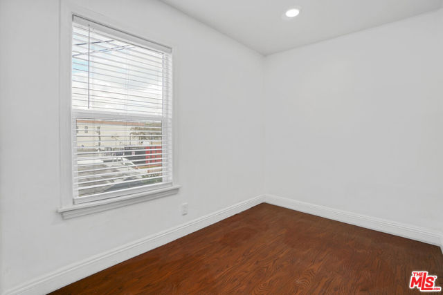120 N Avenue 25, Los Angeles CA: https://media.crmls.org/mediaz/cd2fcb24-1028-41c9-9664-29d7f0b6be9d.jpg
