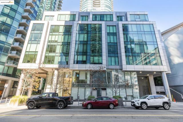 333 MAIN, San Francisco CA: https://media.crmls.org/mediaz/cd30ad57-2e4e-4624-9f50-668775965775.jpg
