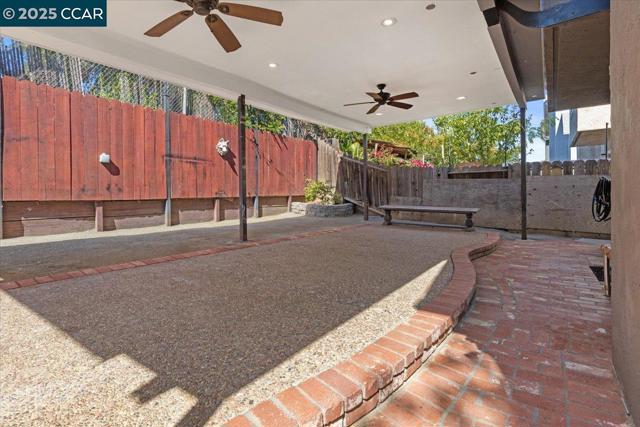301 Grangnelli Ave, Antioch CA: https://media.crmls.org/mediaz/cd30ba3d-e755-456e-a685-b0a1f42a9209.jpg