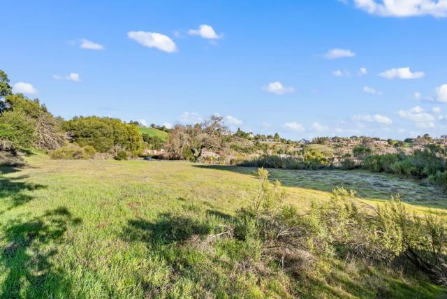 28120 Laura Court, Los Altos Hills CA: https://media.crmls.org/mediaz/cd31143d-6ee0-4941-aec1-960b657e2bbe.jpg