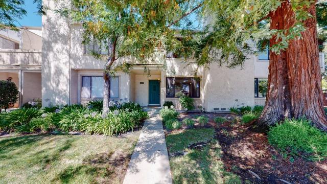 2 Morning Sun Court, Mountain View CA: https://media.crmls.org/mediaz/cd3130ad-1d28-45b6-a0c4-19fda5162eda.jpg