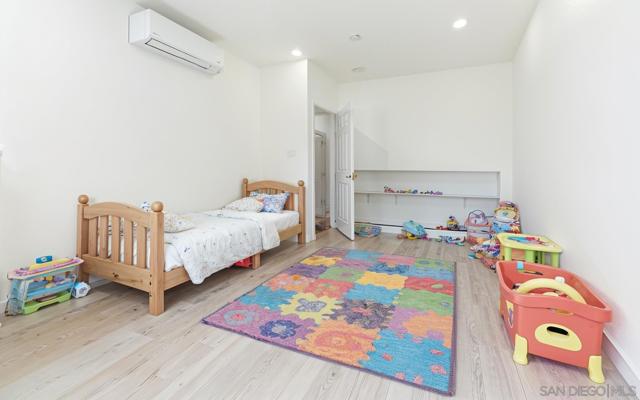 490 Lado De Loma Dr #1-4, Vista CA: https://media.crmls.org/mediaz/cd31521e-3995-4958-ba21-a2519b613084.jpg