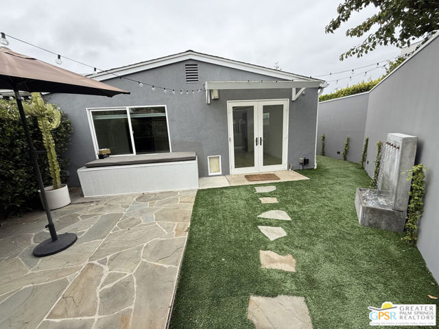 2030 Ocean Park Boulevard, Santa Monica CA: https://media.crmls.org/mediaz/cd31d331-3b28-4f71-8e8f-9da6f603ec60.jpg