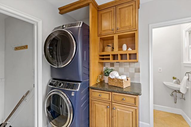 847 Willow Glen Way, San Jose CA: https://media.crmls.org/mediaz/cd325652-eb2d-4c26-b496-8a0bbe09e5fc.jpg