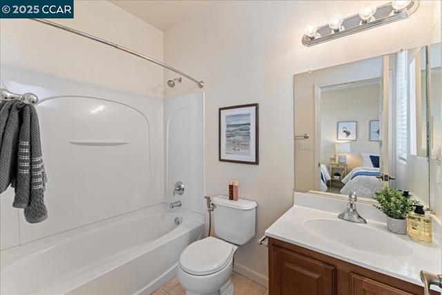 2201 Tsushima St, Hercules CA: https://media.crmls.org/mediaz/cd327dae-c9c1-44ca-823c-0ec9fe9e1010.jpg