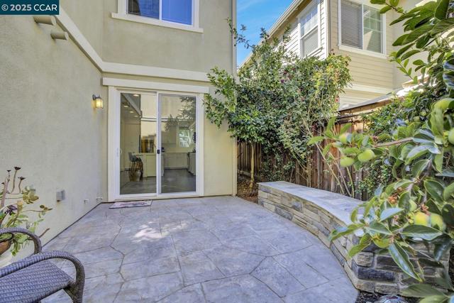 330 Pacifica Dr, Brentwood CA: https://media.crmls.org/mediaz/cd32b9b4-d86a-42d3-b7c3-0a40780129eb.jpg