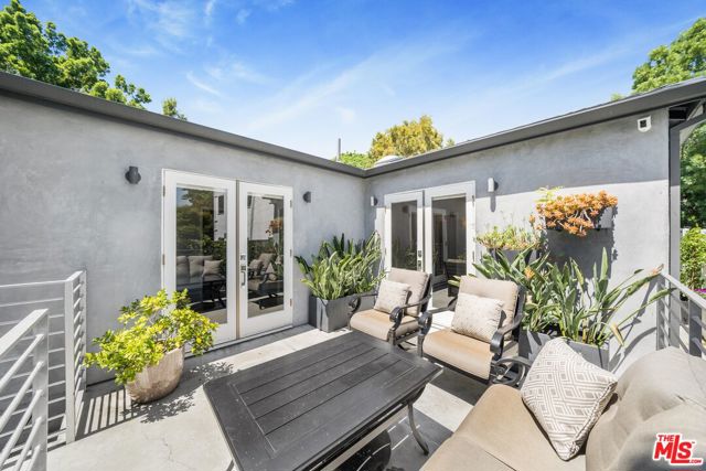 9006 Phyllis Avenue, West Hollywood, California 90069, 3 Bedrooms Bedrooms, ,3 BathroomsBathrooms,Single Family Residence,For Sale,Phyllis,24446513