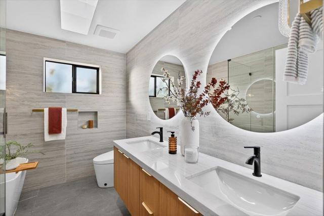 747 W Washington Avenue, Sunnyvale CA: https://media.crmls.org/mediaz/cd334792-e6b3-49f4-a2d8-3f8dacb289d9.jpg