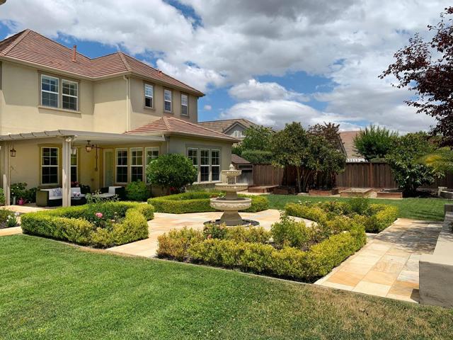 1322 Montrose Place, Pleasanton CA: https://media.crmls.org/mediaz/cd335bbf-4376-453f-be85-a20949642e1a.jpg