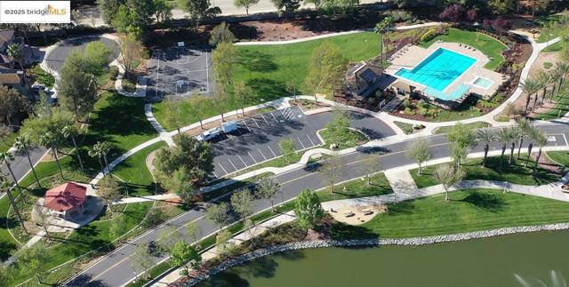 3551 Keystone Loop, Discovery Bay CA: https://media.crmls.org/mediaz/cd336888-0146-4933-bfa7-d2811565a4a1.jpg
