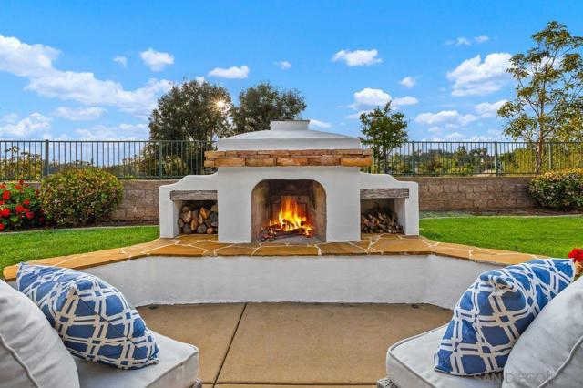 914 Lantana Ct, San Marcos CA: https://media.crmls.org/mediaz/cd33a4b8-ec4f-4fdd-ab9f-363e63beff3b.jpg