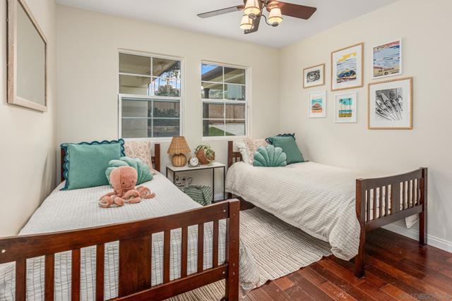 7940 La Jolla Shores Dr, La Jolla CA: https://media.crmls.org/mediaz/cd33abf4-e9e3-46cd-accf-8856d762994a.jpg