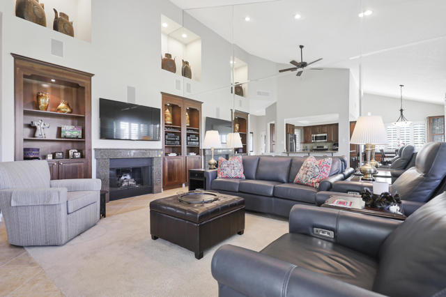 38488 Gazania Circle, Palm Desert CA: https://media.crmls.org/mediaz/cd34b44d-e3c8-4980-9616-30052b111151.jpg