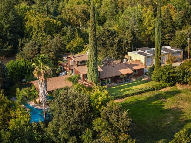 7555 Merced Falls Road, Snelling CA: https://media.crmls.org/mediaz/cd351f55-9433-4548-9e3e-25e01744f9ce.jpg