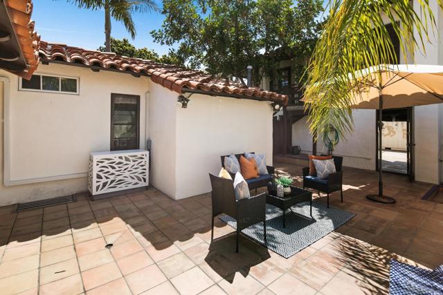 412 G Avenue, Coronado CA: https://media.crmls.org/mediaz/cd354a26-4687-4f03-add4-0859e38d7f7e.jpg