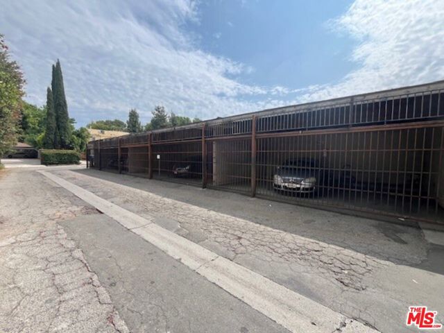 8615 Balboa Boulevard, Northridge CA: https://media.crmls.org/mediaz/cd35a5f9-0e24-4eaf-a792-f6564925bba1.jpg