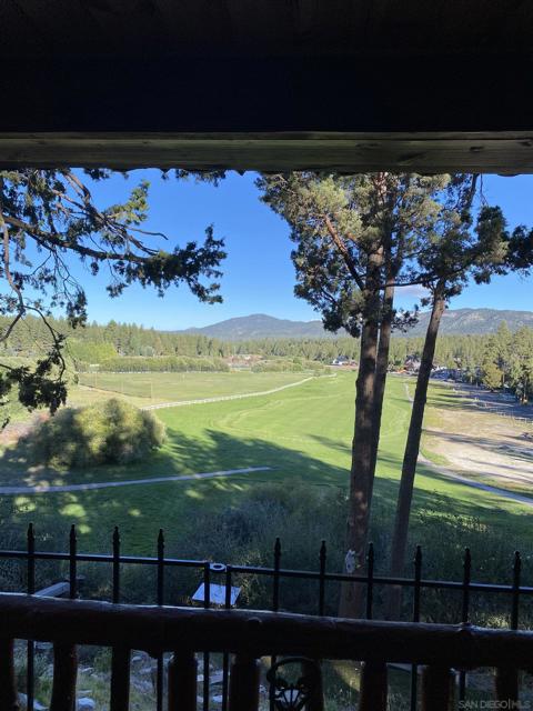 43133 Sheephorn Rd, Big Bear CA: https://media.crmls.org/mediaz/cd362e3f-75b9-480e-8415-cfd75ad46fcc.jpg