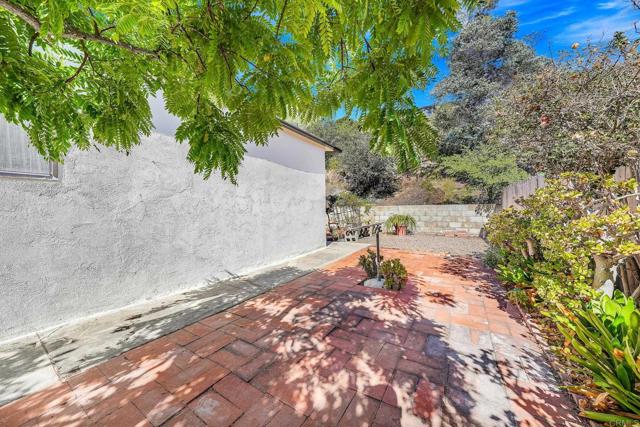 2347 Greenwing Drive, San Diego CA: https://media.crmls.org/mediaz/cd368667-8679-47fb-ad13-bdf4221ee908.jpg