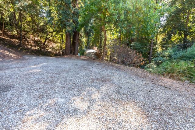 429 Fairview Avenue, Boulder Creek CA: https://media.crmls.org/mediaz/cd36cbcb-b99e-4997-af83-824ab1628a17.jpg