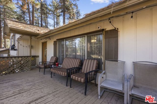 1197 Oriole Road, Wrightwood CA: https://media.crmls.org/mediaz/cd3790c1-3857-4e3f-b01c-69db8f628ebc.jpg